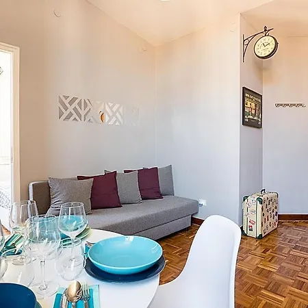 Apartment Pica Station -
